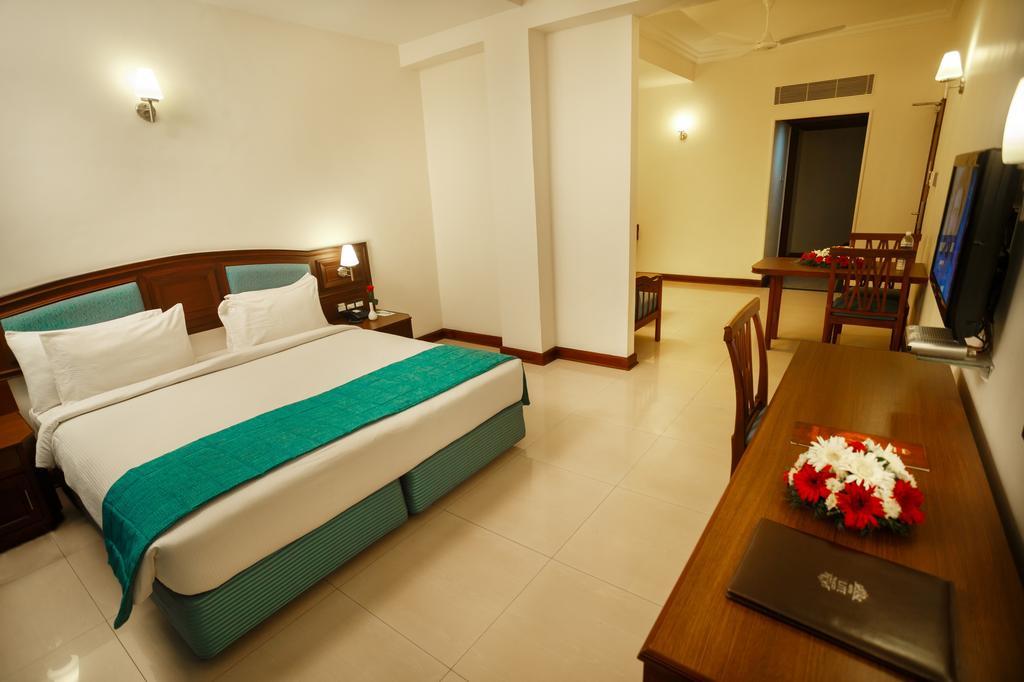 Hotel Elite Palazzo Kochi Exteriör bild